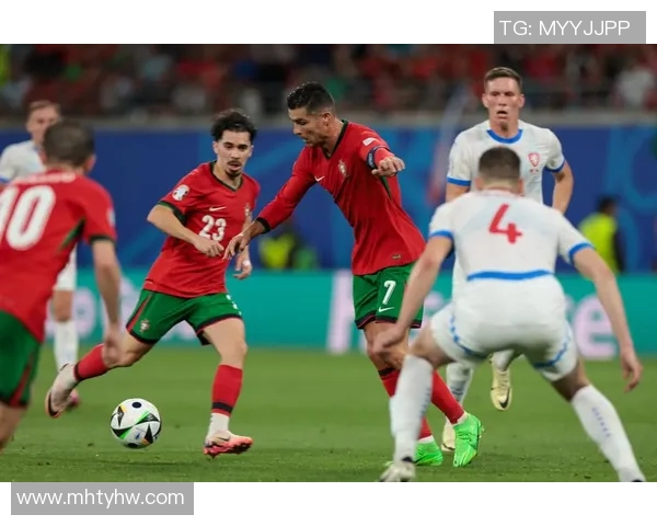 欧洲杯历程回顾与未来展望:揭示赛事背后的荣耀与挑战